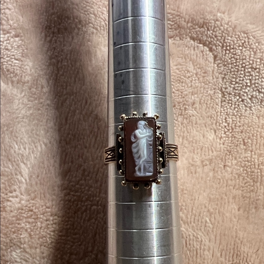 Vintage 14k solid rose gold unique Cameo Ring size 7.5.